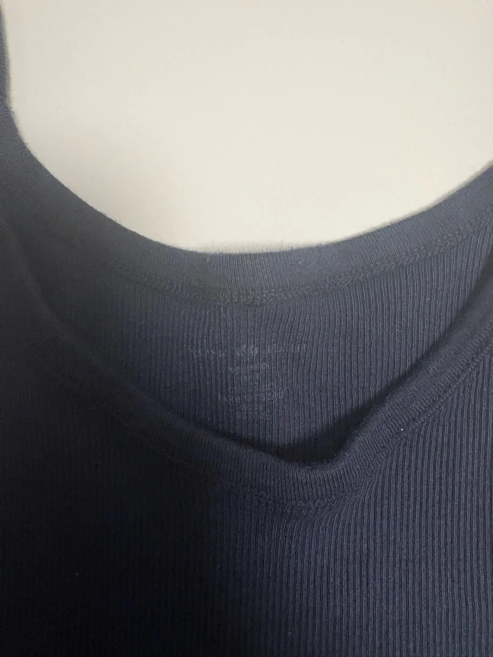 2 Brandy Melville Tops Bundle - Picture 2 of 6